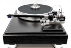 VPI Classic Signature HW Reference With Fatboy 10" Tonearm -High Quality Audio Store IMG 2059 725b507c d192 428f 8f43 69537c9b085e