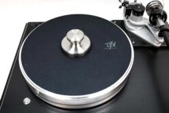 VPI Classic Signature HW Reference With Fatboy 10" Tonearm -High Quality Audio Store IMG 2085 bce2b31c 64e0 4ad6 917d f6b54a711b8d