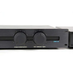 Spectral DMC-10 Preamplifier (USED) -High Quality Audio Store IMG 9556 2048x2048 7334a581 9c5a 4897 b41f 508243bd775f