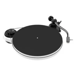 Pro-Ject RPM 1 Carbon -High Quality Audio Store RPM 1 carbon white Rainier